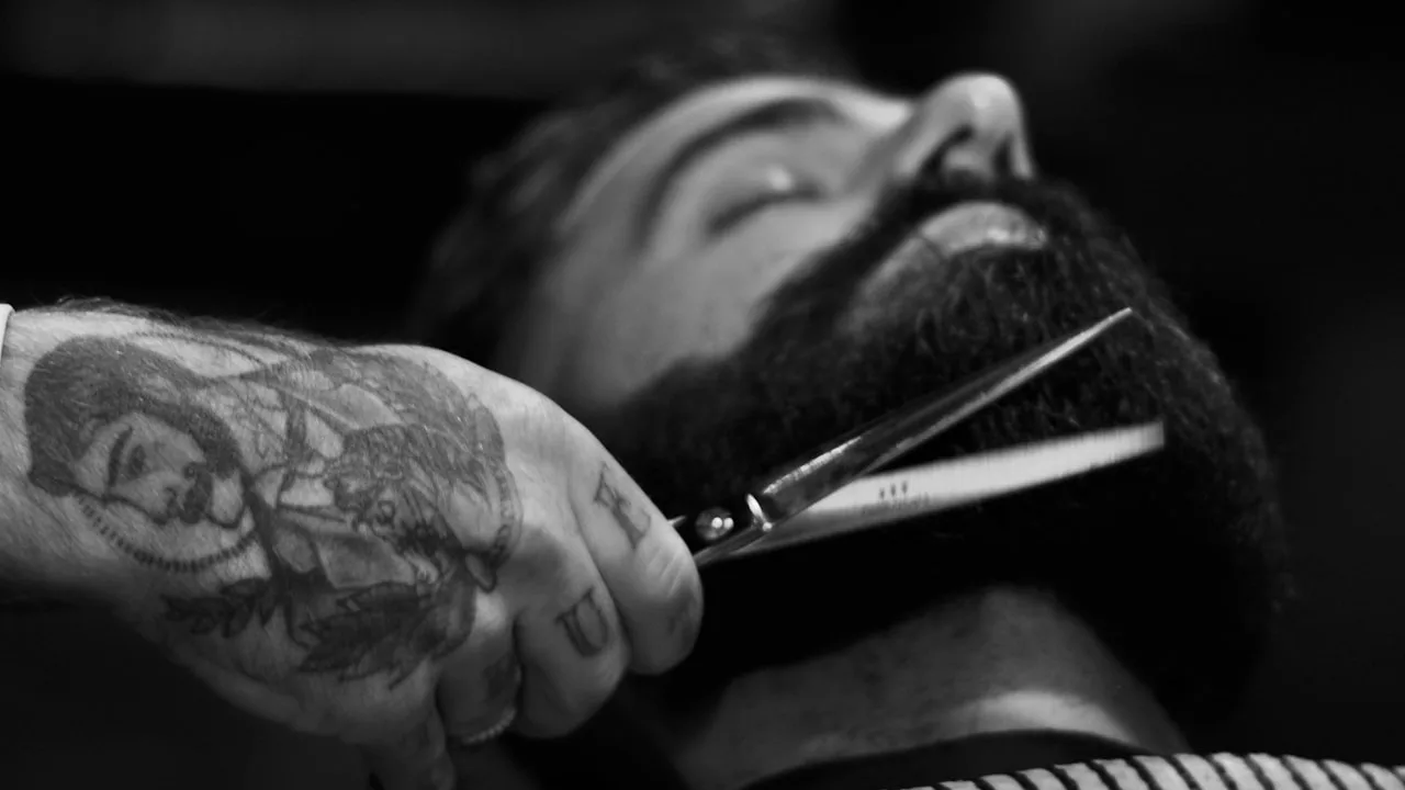 Rasage à l'ancienne avec coupe-chou